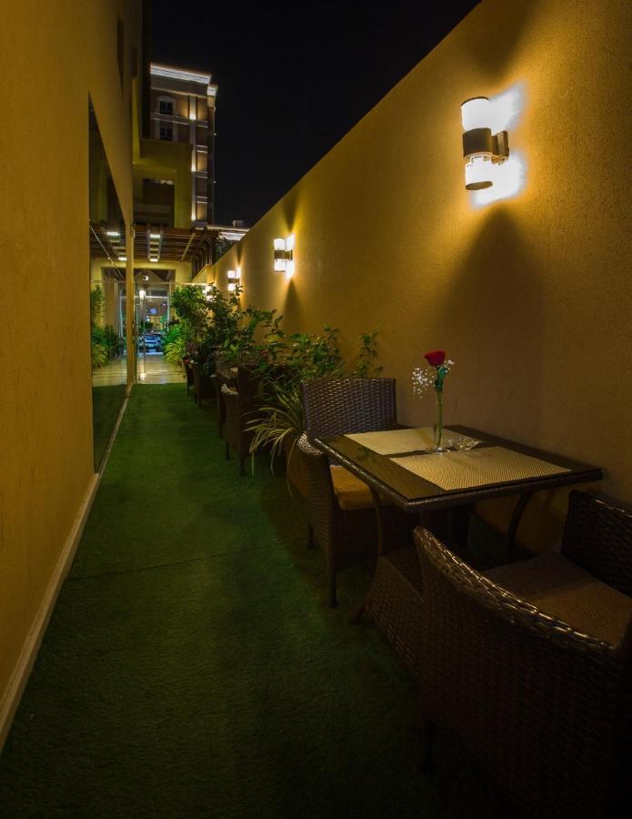 Sun Park Hotel Suites Jeddah Bagian luar foto