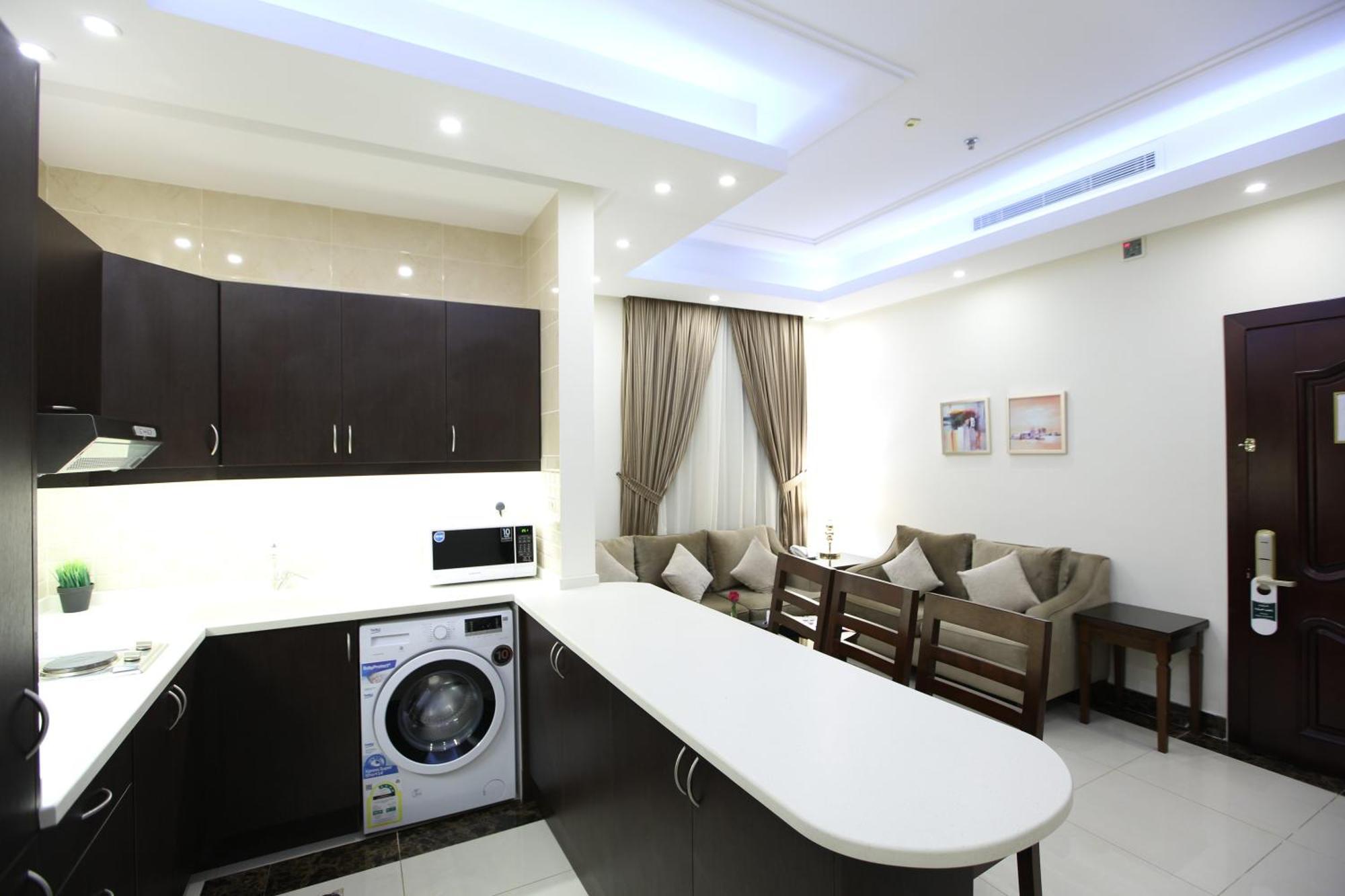 Sun Park Hotel Suites Jeddah Bagian luar foto
