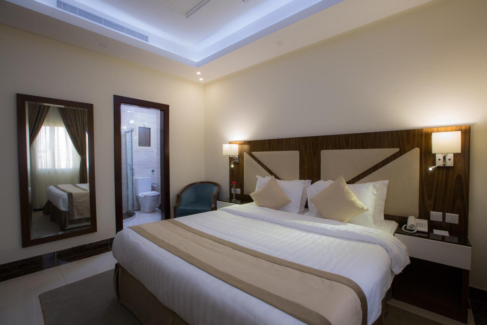Sun Park Hotel Suites Jeddah Bagian luar foto