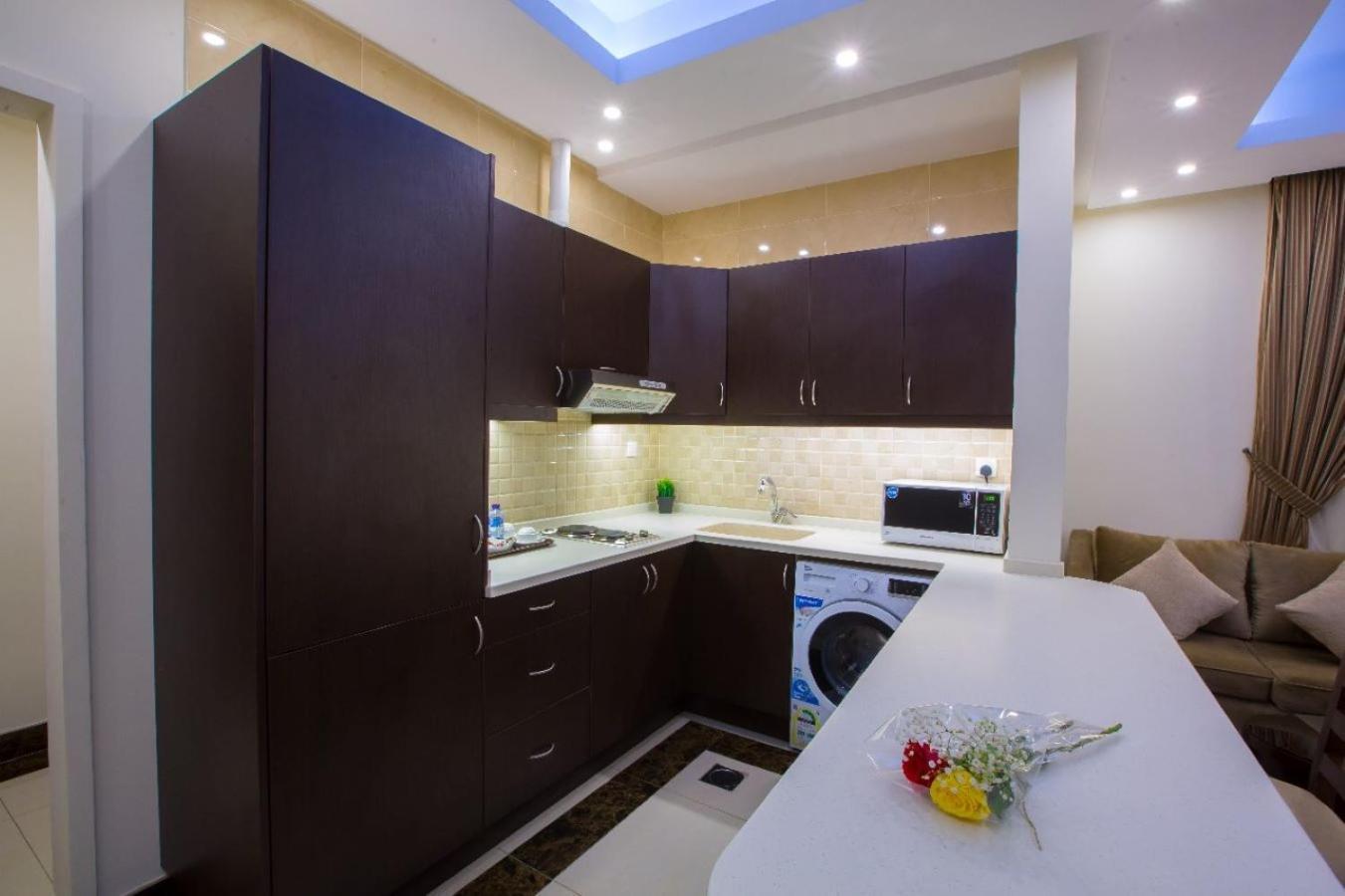 Sun Park Hotel Suites Jeddah Bagian luar foto