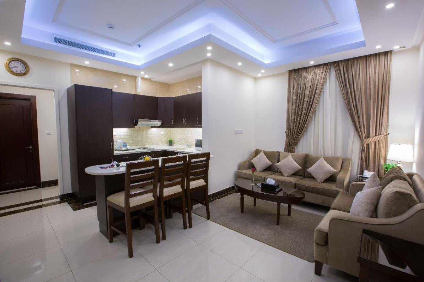 Sun Park Hotel Suites Jeddah Bagian luar foto