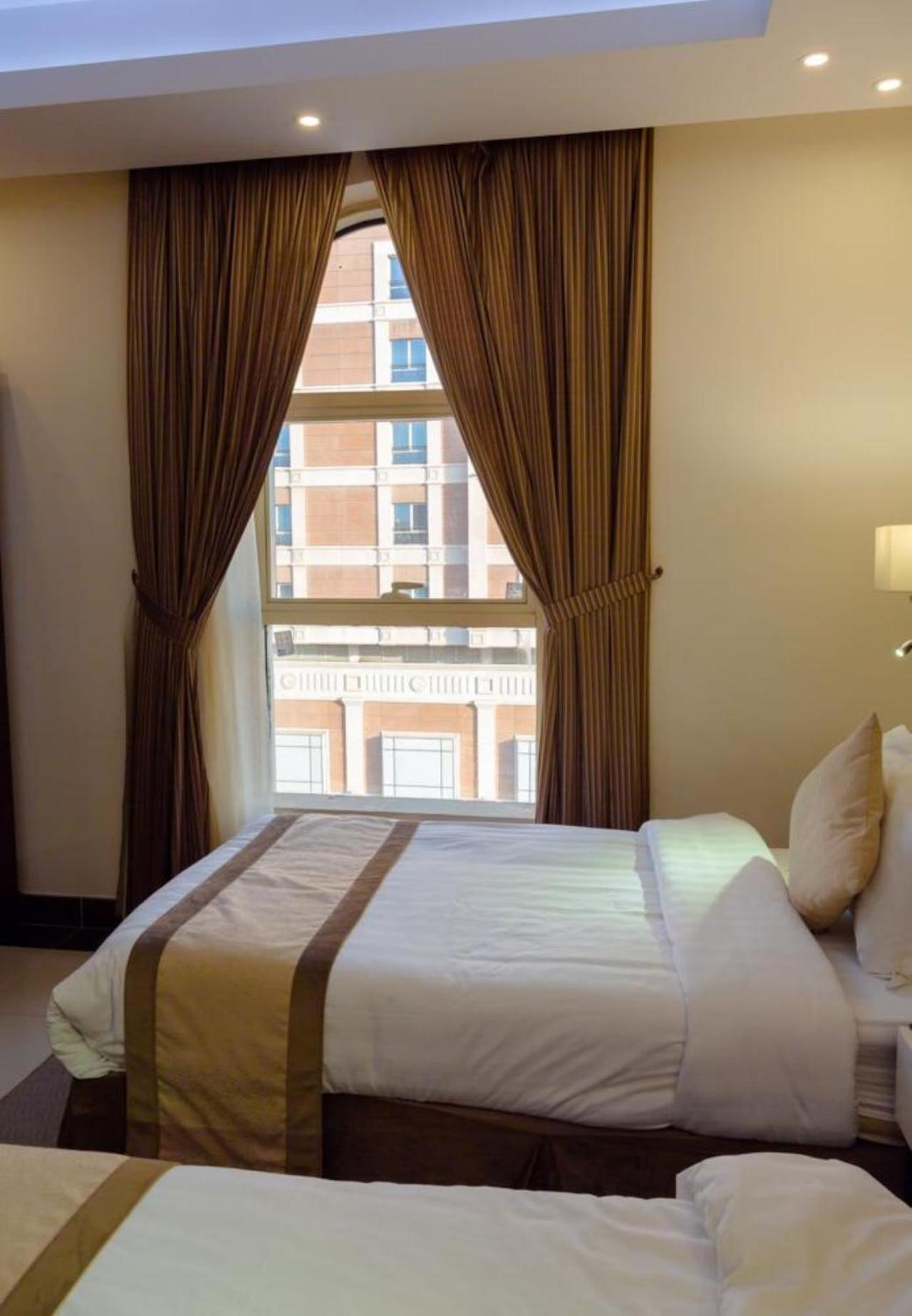 Sun Park Hotel Suites Jeddah Bagian luar foto