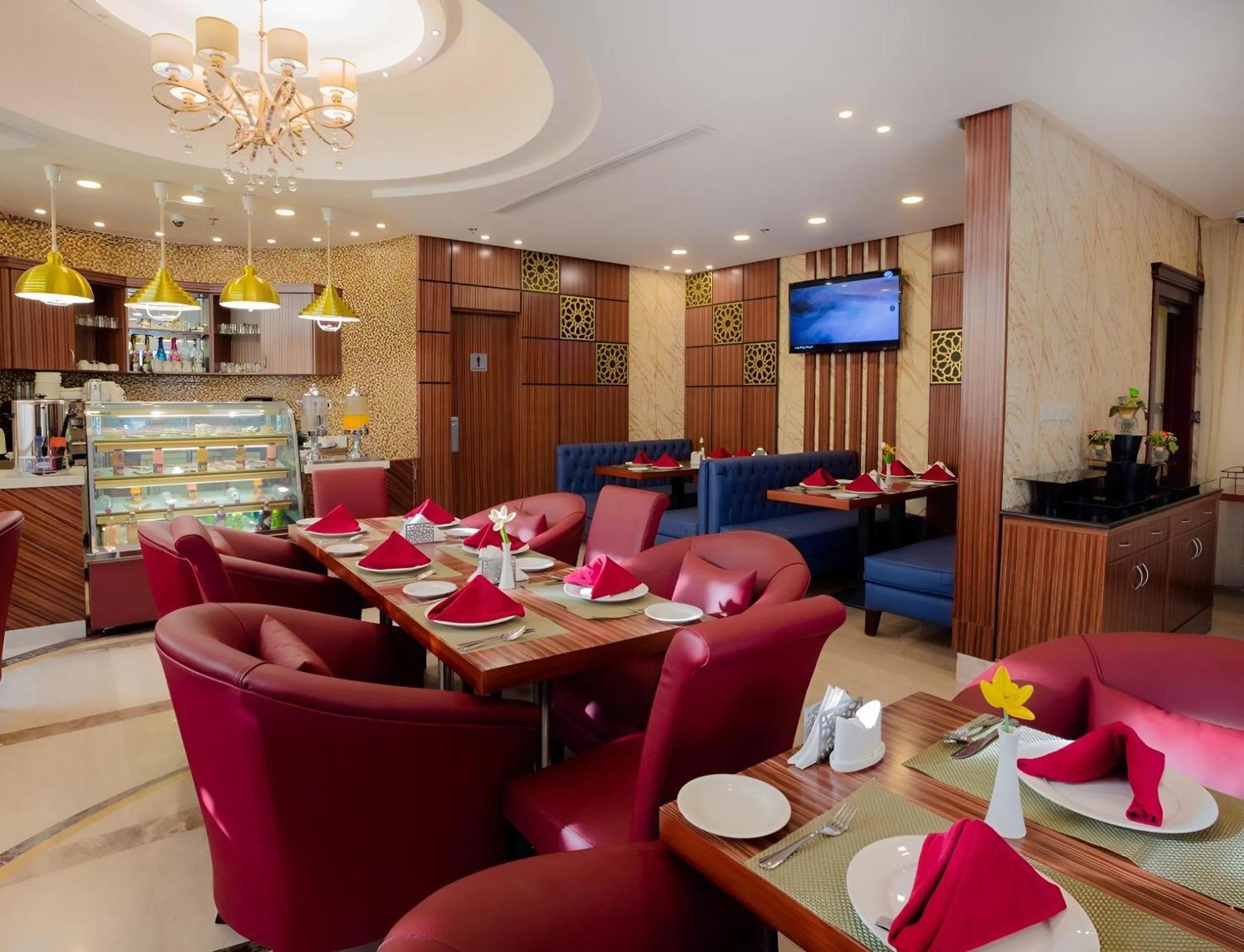 Sun Park Hotel Suites Jeddah Bagian luar foto